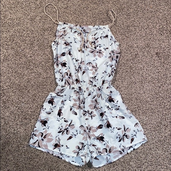 Pants - Flowered romper